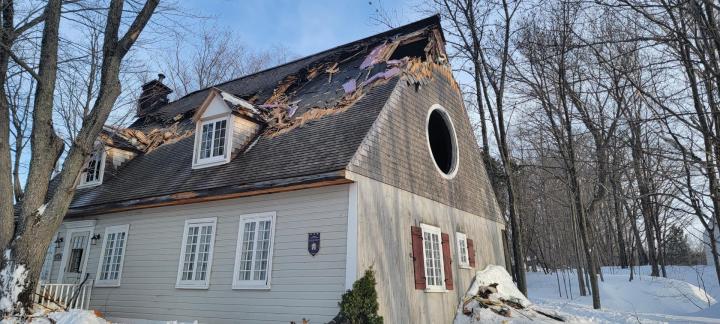 Un service d’urgence pour réparer les dégâts sur votre bâtiment.